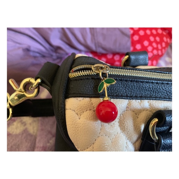 Betsey Johnson Satchel Purse Handbag - Picture 2 of 3